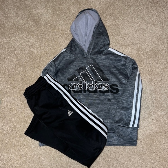 Adidas Sweatsuit Set - Picture 1 of 2
